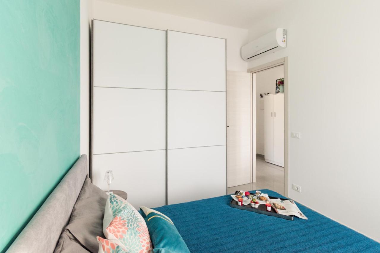 Casa Acqua Marina - 1 Min From The Sea, Wi-Fi & Air Conditioning, Sea View Balcony Bordighera Esterno foto
