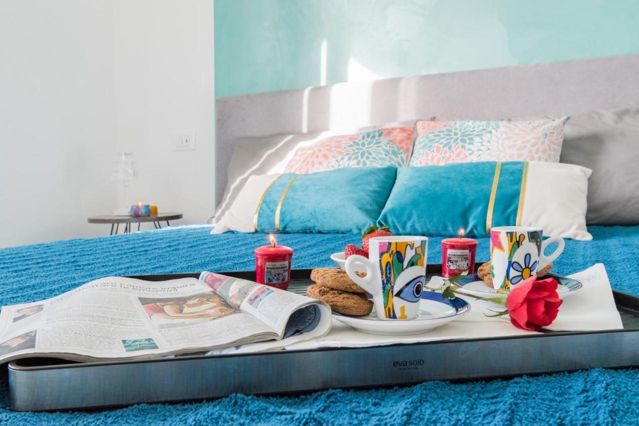 Casa Acqua Marina - 1 Min From The Sea, Wi-Fi & Air Conditioning, Sea View Balcony Bordighera Esterno foto